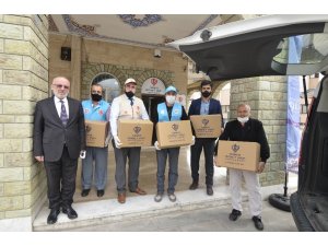 Konya’da sağlık çalışanlarına kandil ikramı