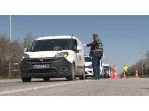 Seyahat belgesini eksik aldı, yakalanınca "Komutana söyledim ben" dedi