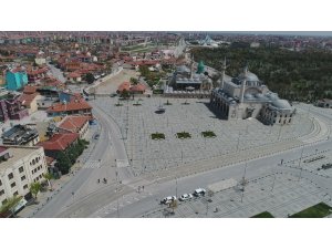 Konya’da boş cadde ve sokaklar havadan görüntülendi