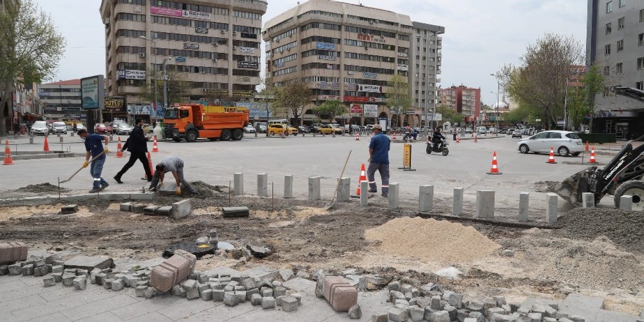 Konya Büyükşehir trafiği rahatlatmak için kavşaklarda düzenleme yapılıyor