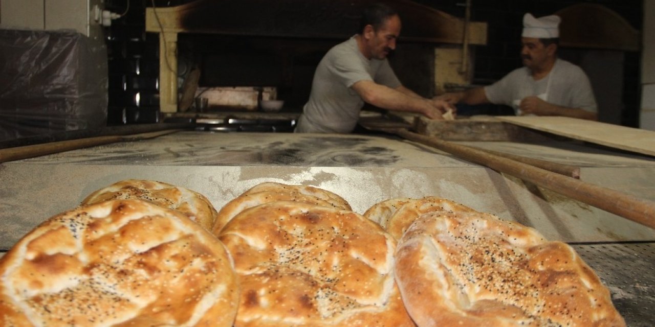 Konya’da Ramazan’ın vazgeçilmezi pideye yoğun ilgi