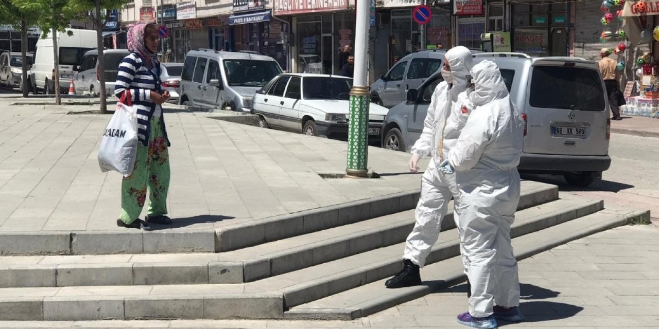 Sağlıkçılardan kaçan korona virüs şüphelisini polis yakaladı