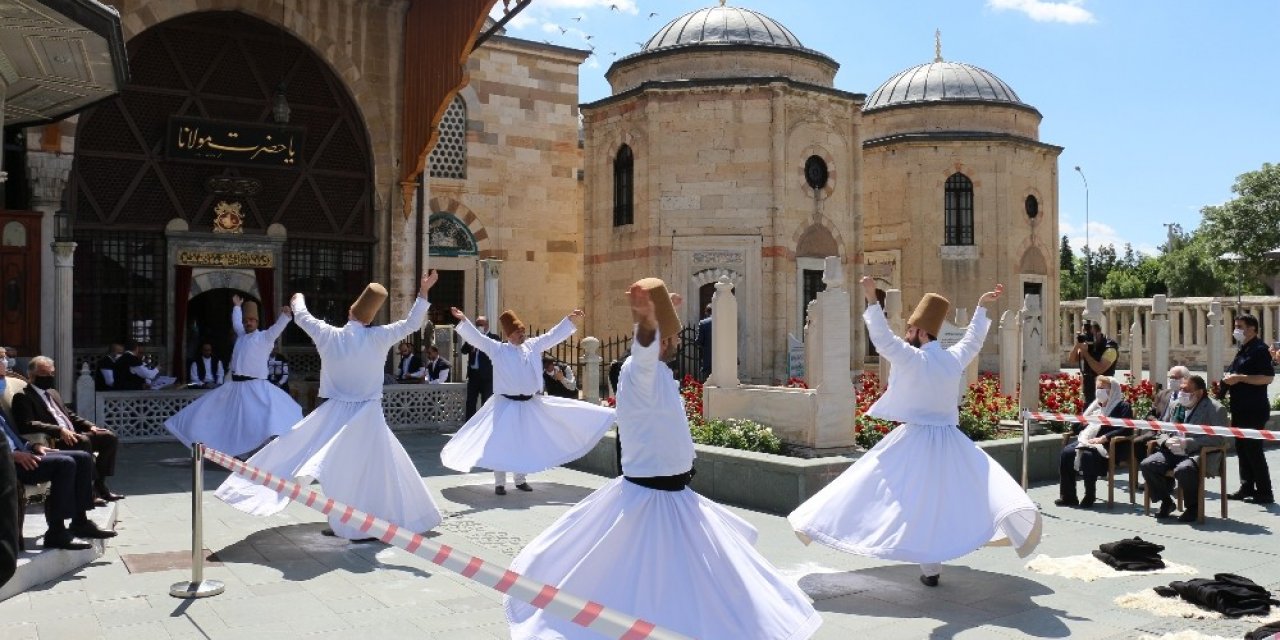 Mevlana Müzesi 75 gün sonra yeniden ziyarete açıldı