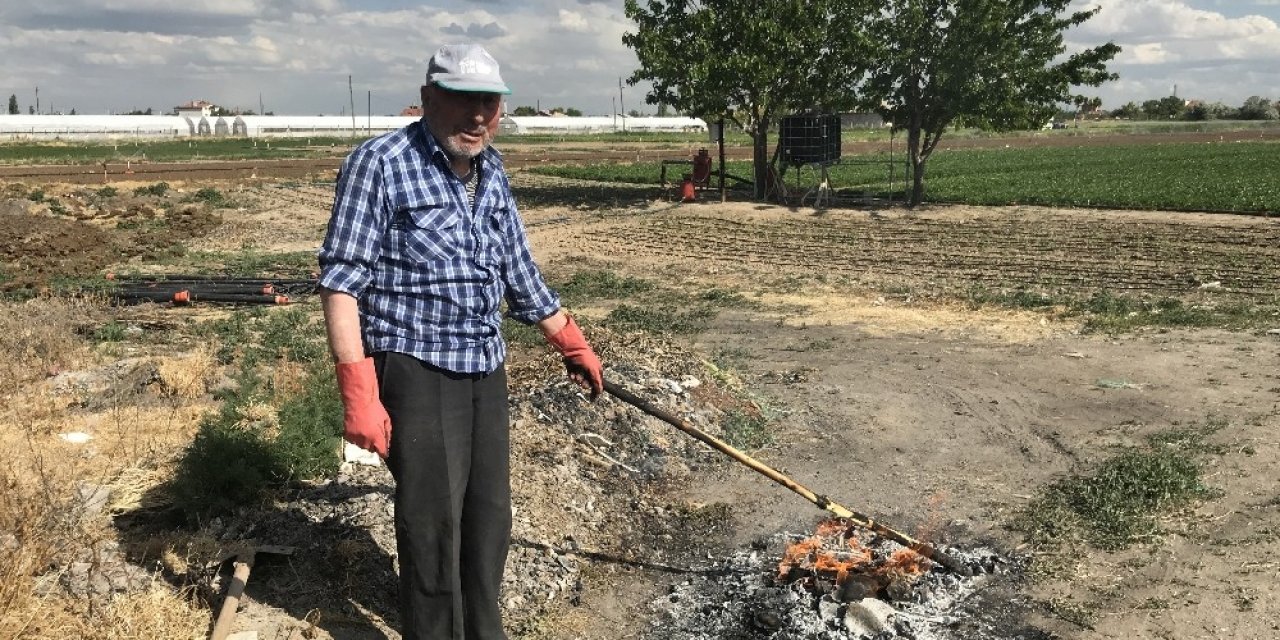 Konya’da 65 yaş üzeri vatandaşlar vaktini bahçesinde değerlendiriyor