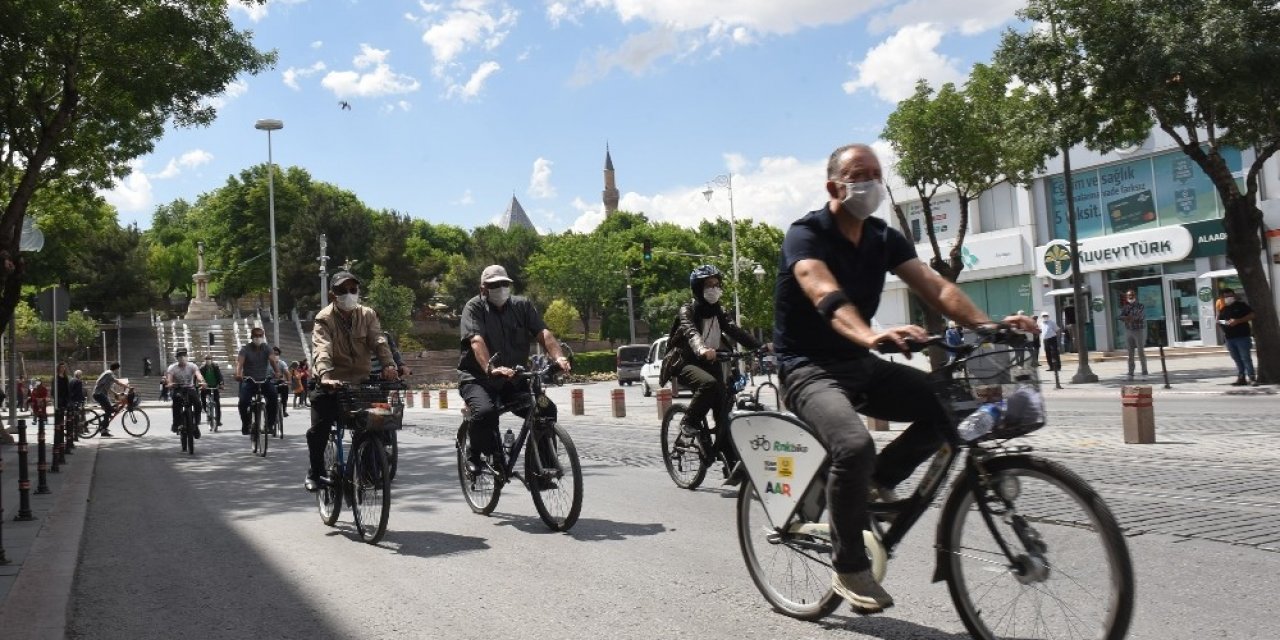 Konya Büyükşehir’den bisikletle şehir turu