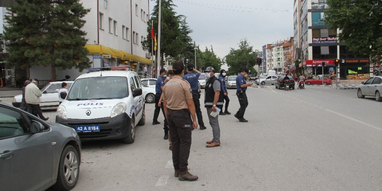 Beyşehir’de maske ve mesafe uyarısı