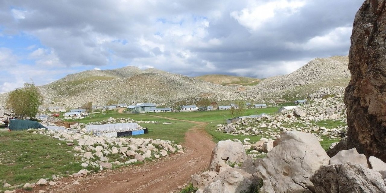 Dolamaç Kepiri Dağı’na tırmanan dağcılar doğal güzellikleri fotoğrafladı