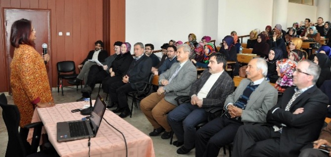 "Hinduizm'i Tanımak" Konulu Konferans ilgi gördü