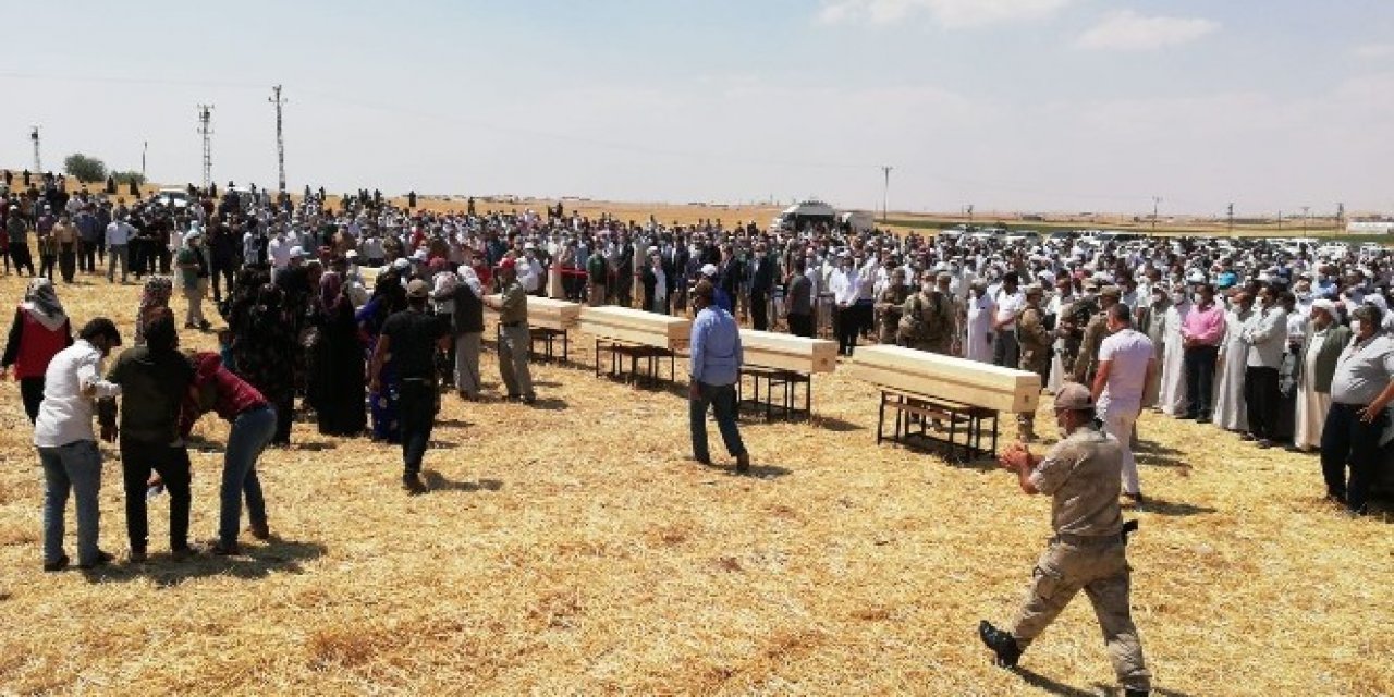 Konya'daki kazada yaşamını yitiren 7 kişi Şanlıurfa'da toprağa verildi