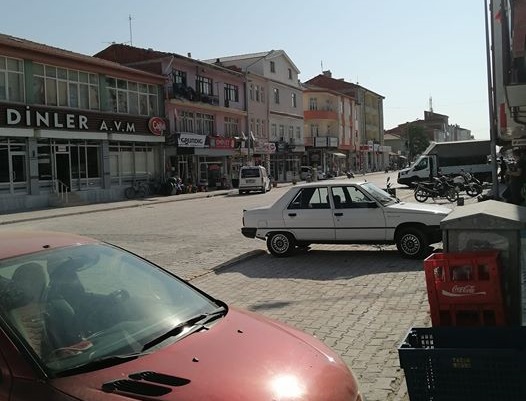 Arabanızı park ettiğiniz yere dikkat! Eskil'de bugünden itibaren çarşı merkezinde park ücretli