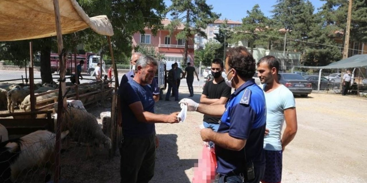 Ereğli Belediyesi ekipleri hayvan pazarında denetim yaptı