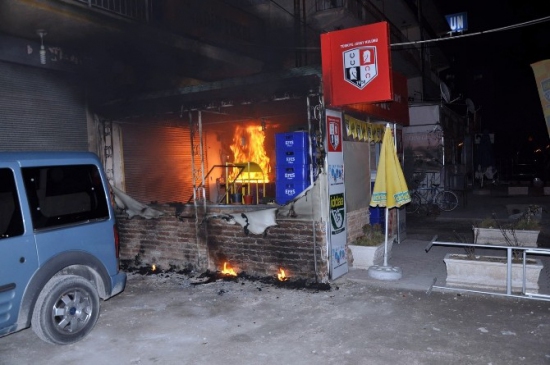 Konya'da Tekel Bayisine Kundaklama İddiası