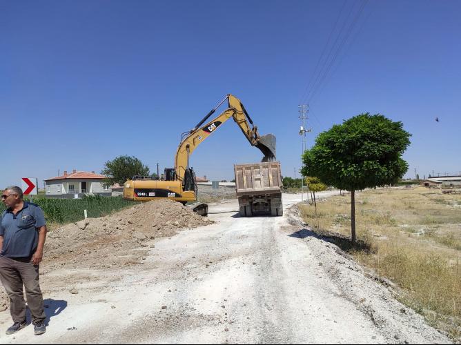 Eşmekaya-Yeşilyurt Yolu Yapılıyor