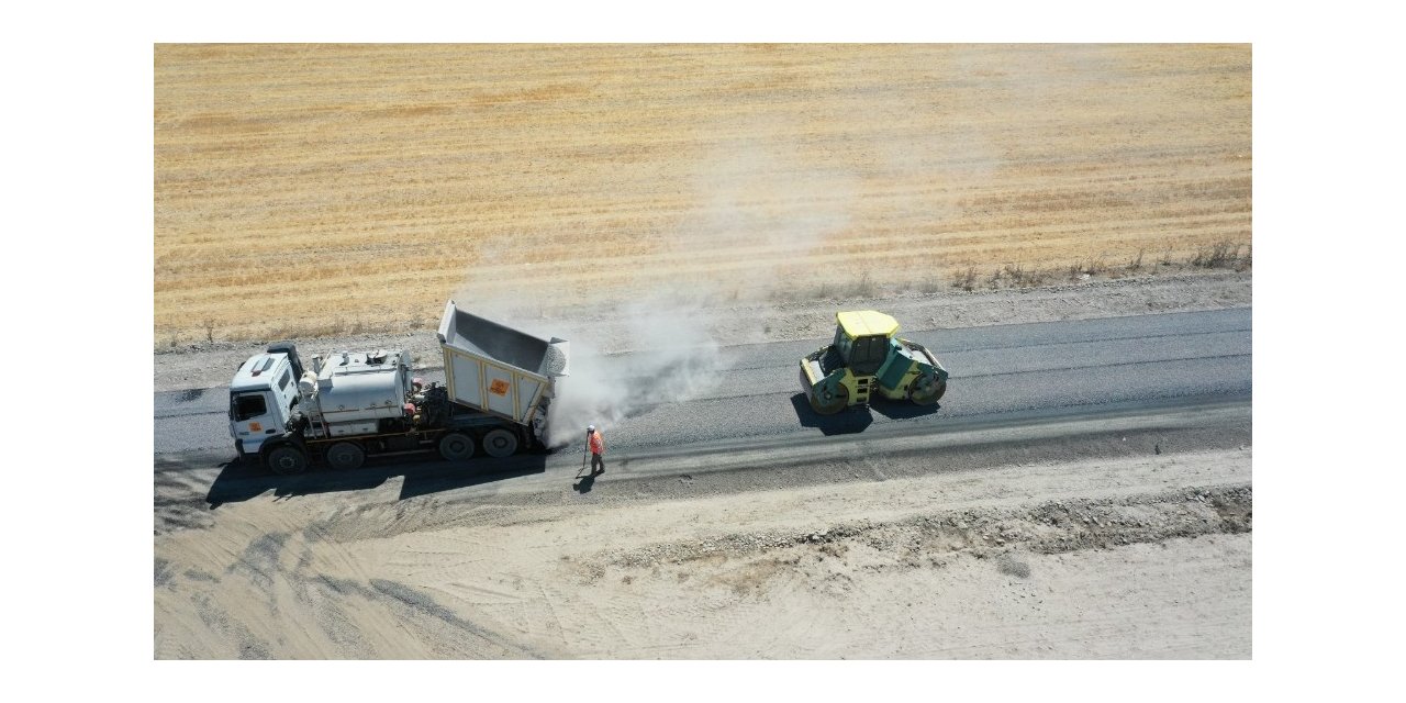 Konya Büyükşehir’den Karapınar’a 183 kilometre mahalle yolu