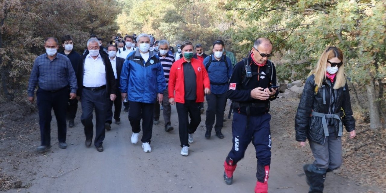 Vali Aydoğdu farkındalık için doğa yürüyüşü yaptı