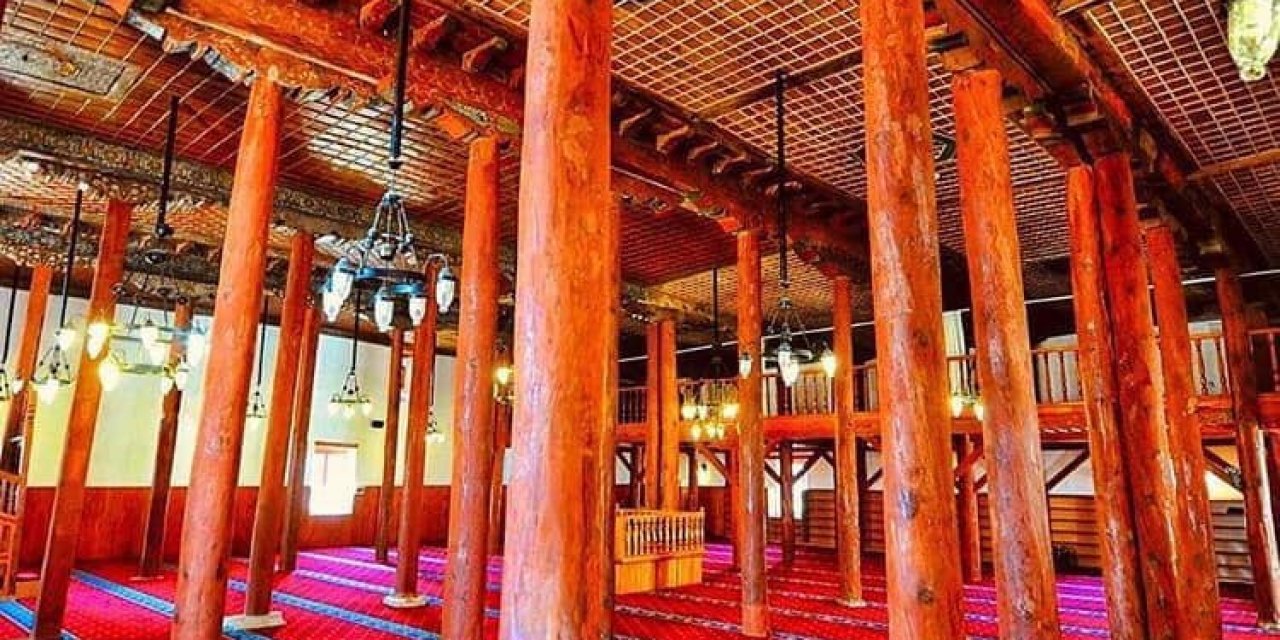 Eskil Ulu Camii geçici olarak ibadete kapatıldı
