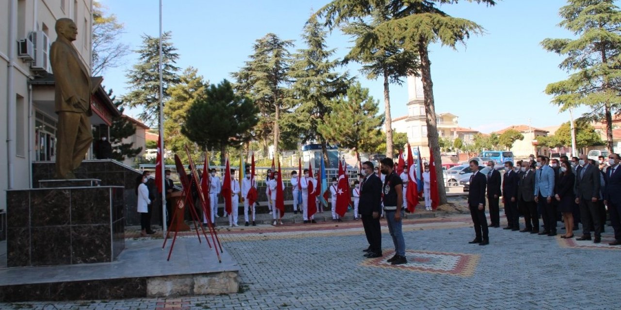 Yunak’ta 29 Ekim Cumhuriyet Bayramı kutlamaları