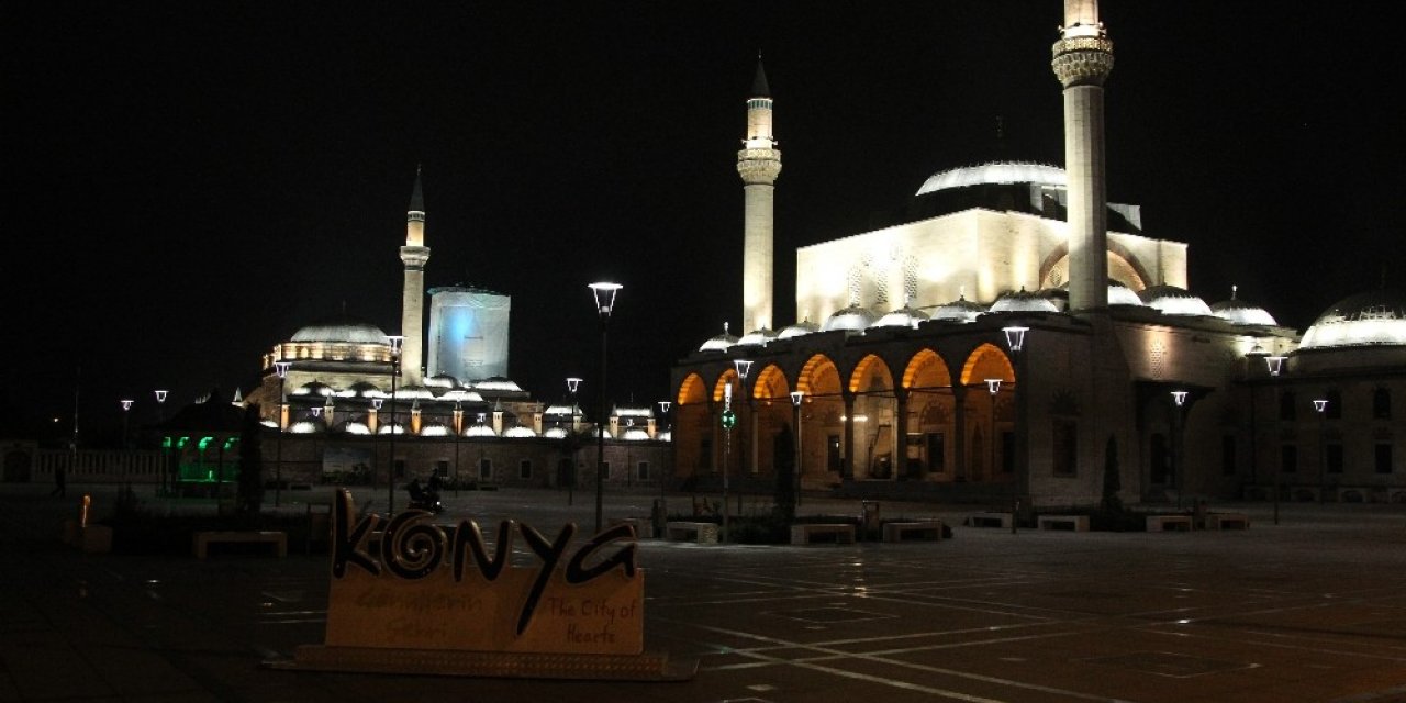 Konya’da cadde meydanlarda sessizlik