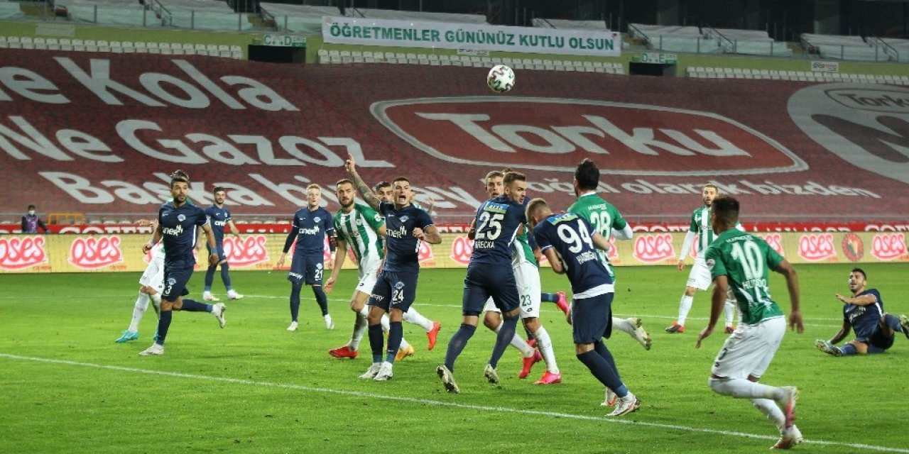 Süper Lig: Konyaspor: 0 - Kasımpaşa: 1 (İlk yarı)