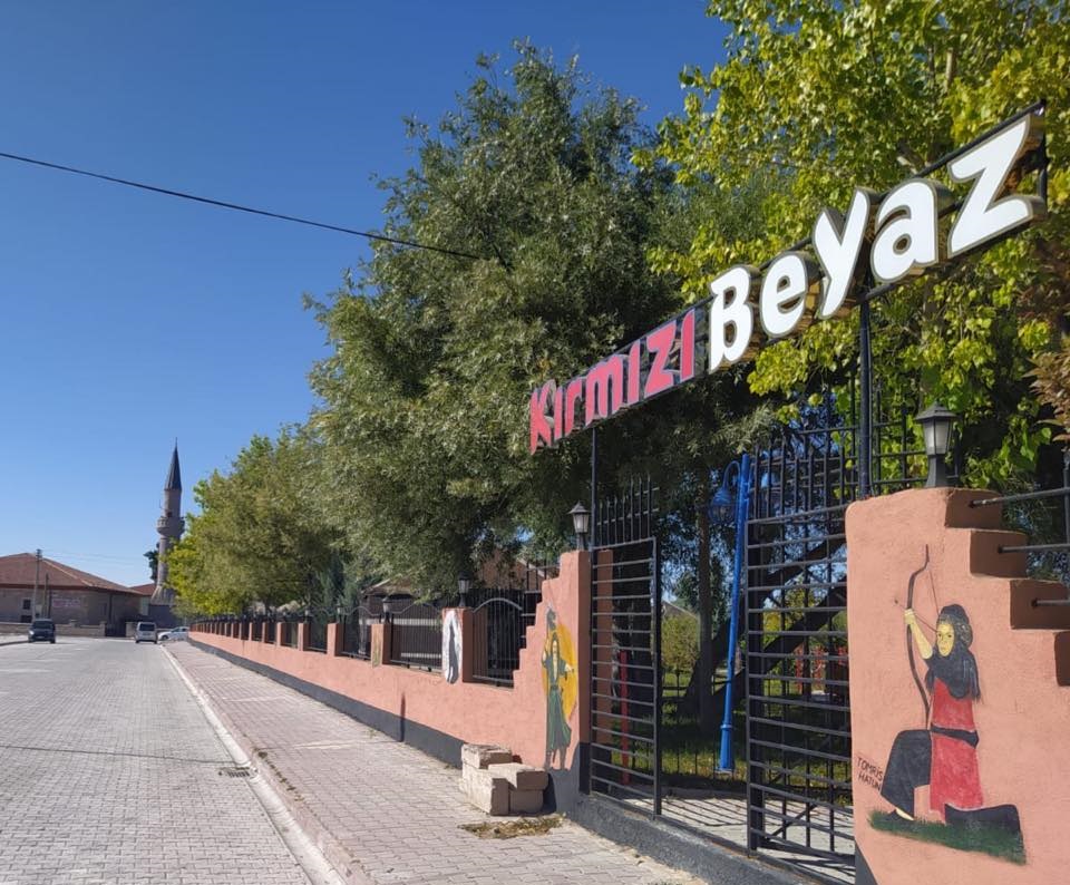 Kırmızı Beyaz Tesisleri Alo Paket Servisiyle hizmette