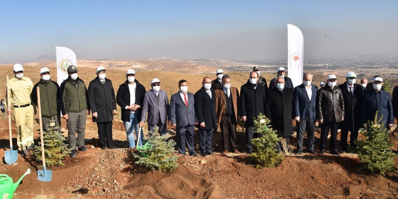 Konya’da Öğretmen Hatıra Ormanı için fidan dikimi yapıldı