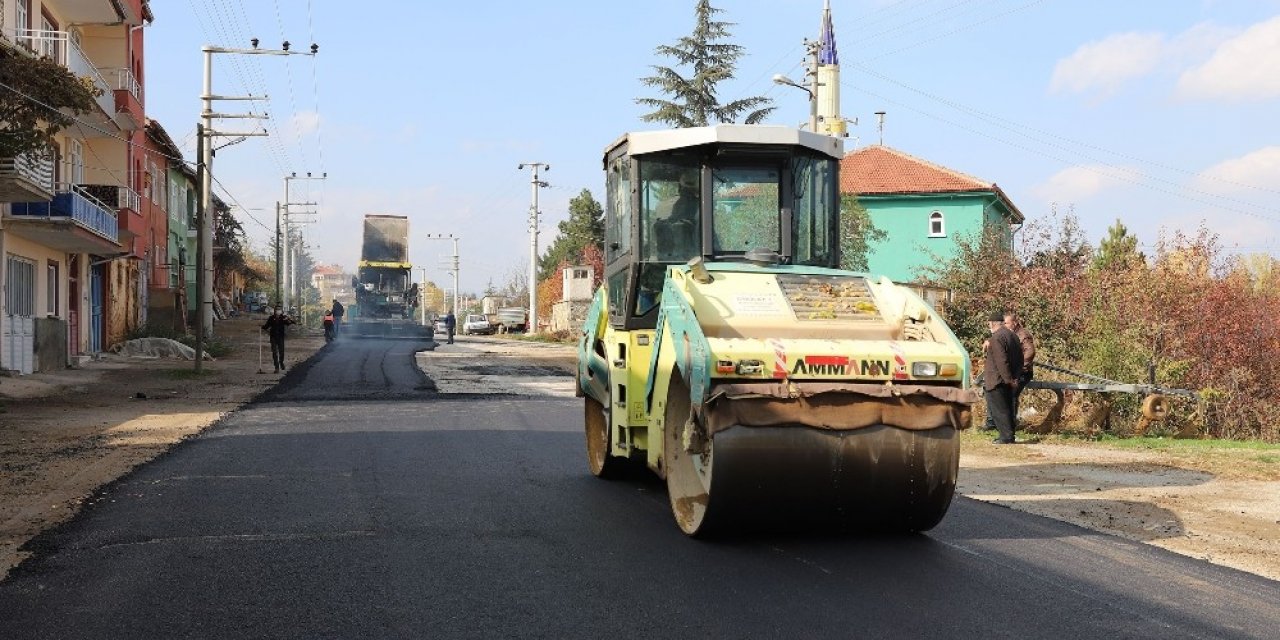 Büyükşehir’den Doğanhisar’da asfalt çalışması