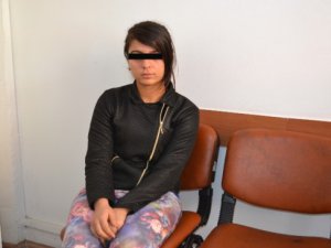 Yalnız Seyehat Eden Genç Kızı Jandarma Yakaladı
