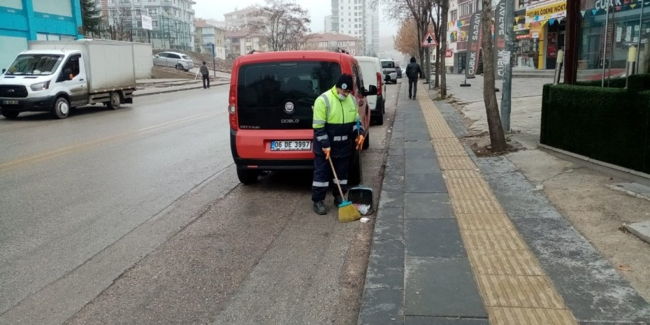 Pursaklar Belediyesinden cadde ve sokaklarda adım adım temizlik