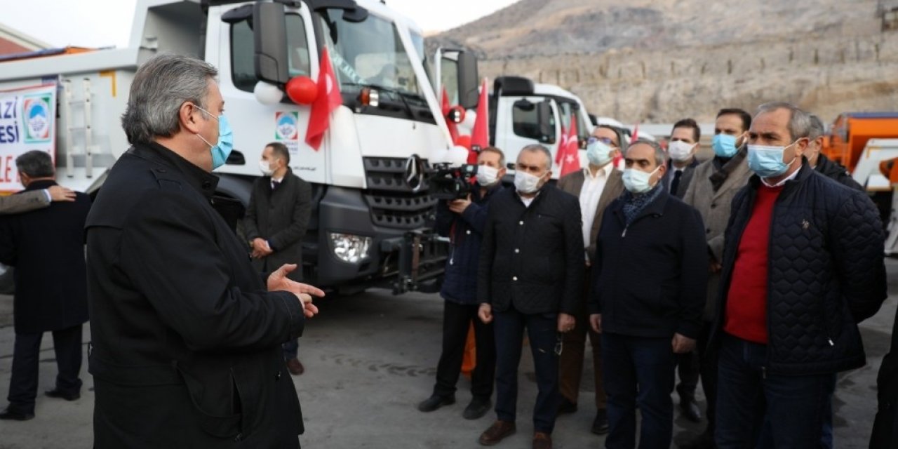 Yeni hizmet araçları meclis üyelerine tanıtıldı