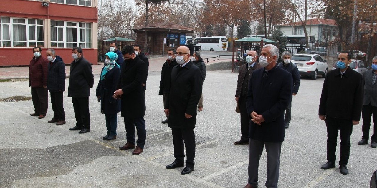 Konya’da okul bahçesinde İstiklal Marşı okundu