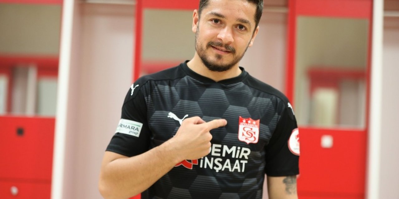 Sivasspor, Ahmet Oğuz’u kadrosuna kattı