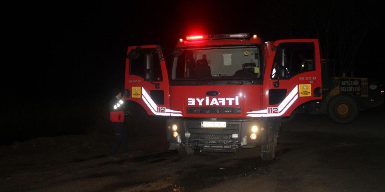 Beyşehir Gölü Milli Parkı’ndaki sazlıklar alev alev