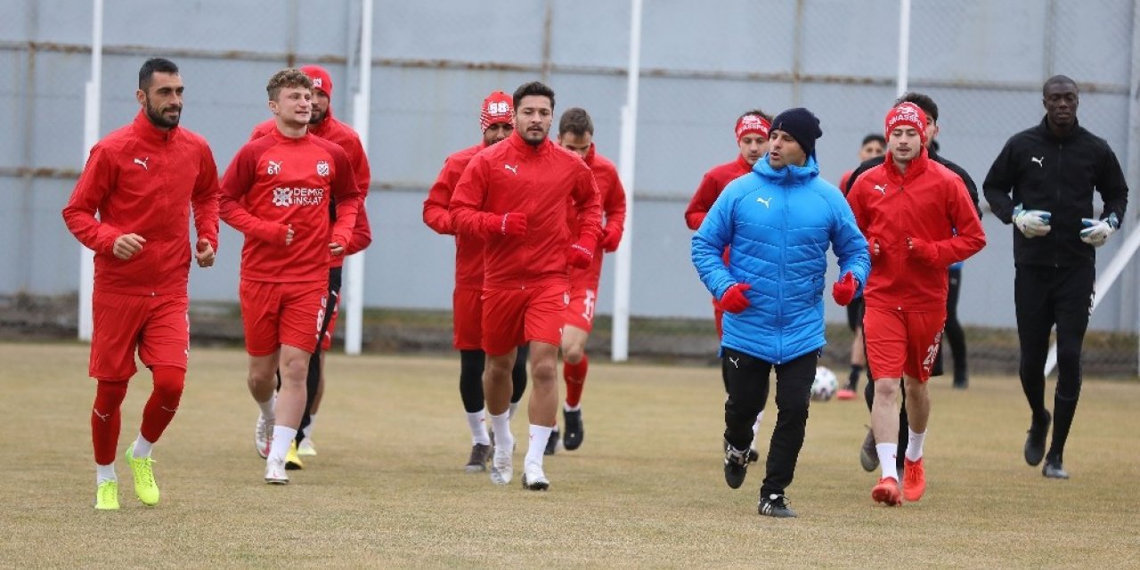 Sivasspor ara vermedi!