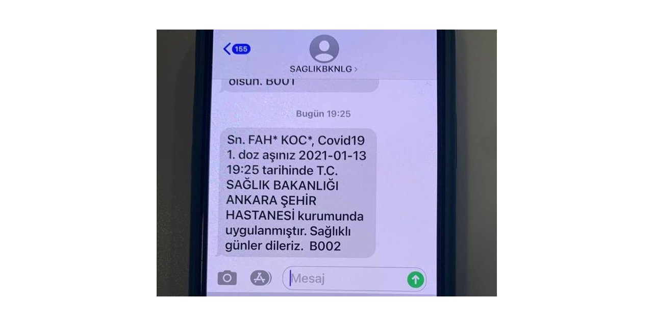 Bakan Koca aşı olduktan telefonuna gelen mesajı paylaştı