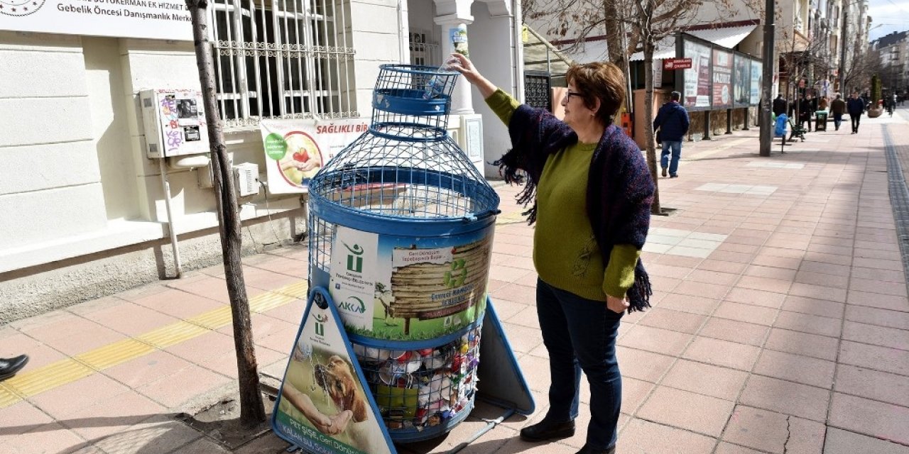 Tepebaşı’nda tonlarca atık ekonomiye kazandırıldı