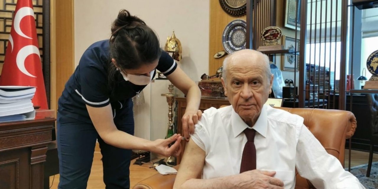 MHP Genel Başkanı Bahçeli Covid 19 aşısı oldu