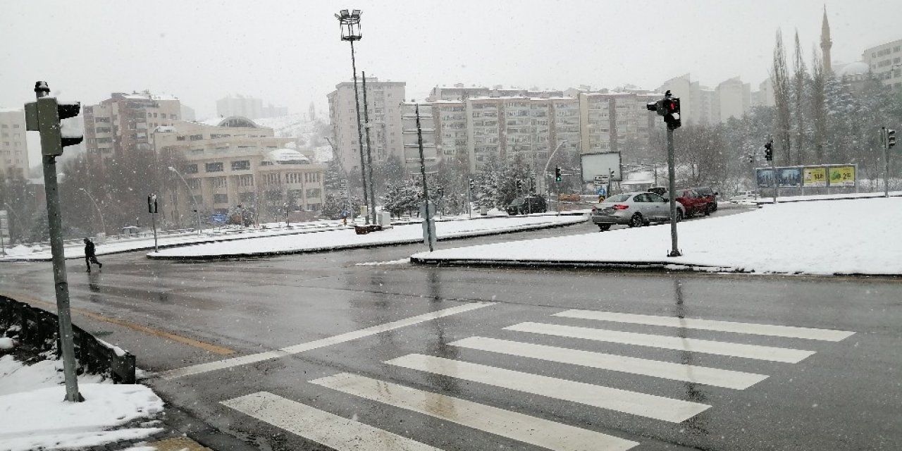 Başkent’te kar renkli görüntüler oluşturdu