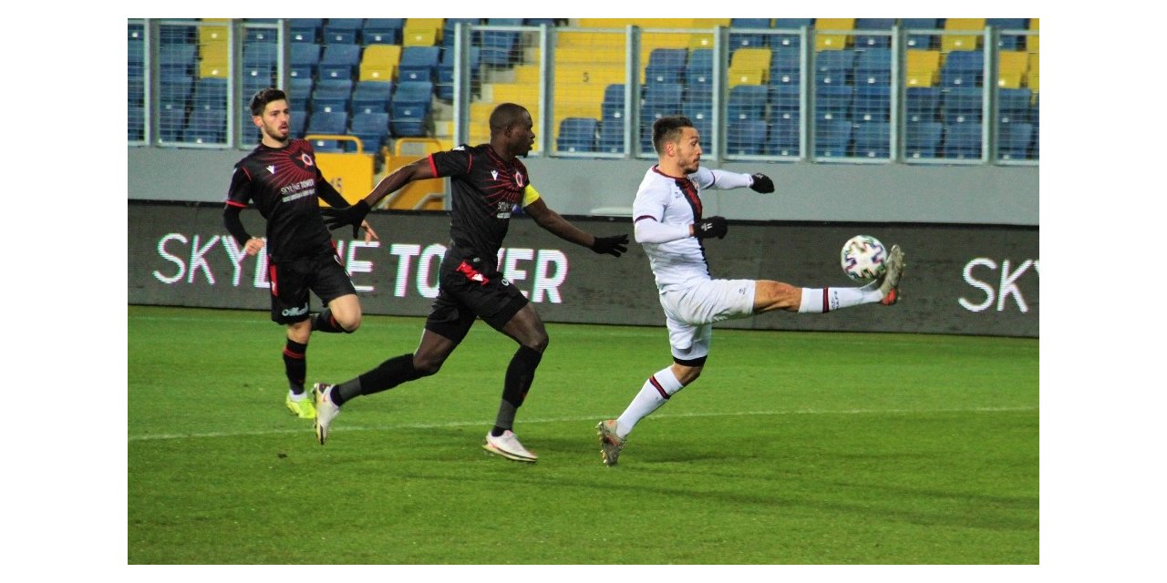 Süper Lig: Gençlerbirliği: 0 - Fatih Karagümrük: 2 (İlk yarı)