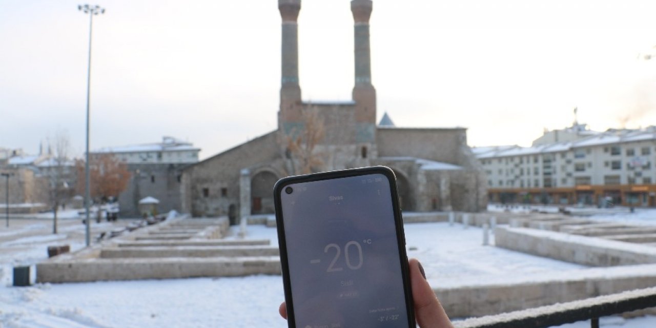 Termometreler eksi 20’yi gösterdi, hayat dondu