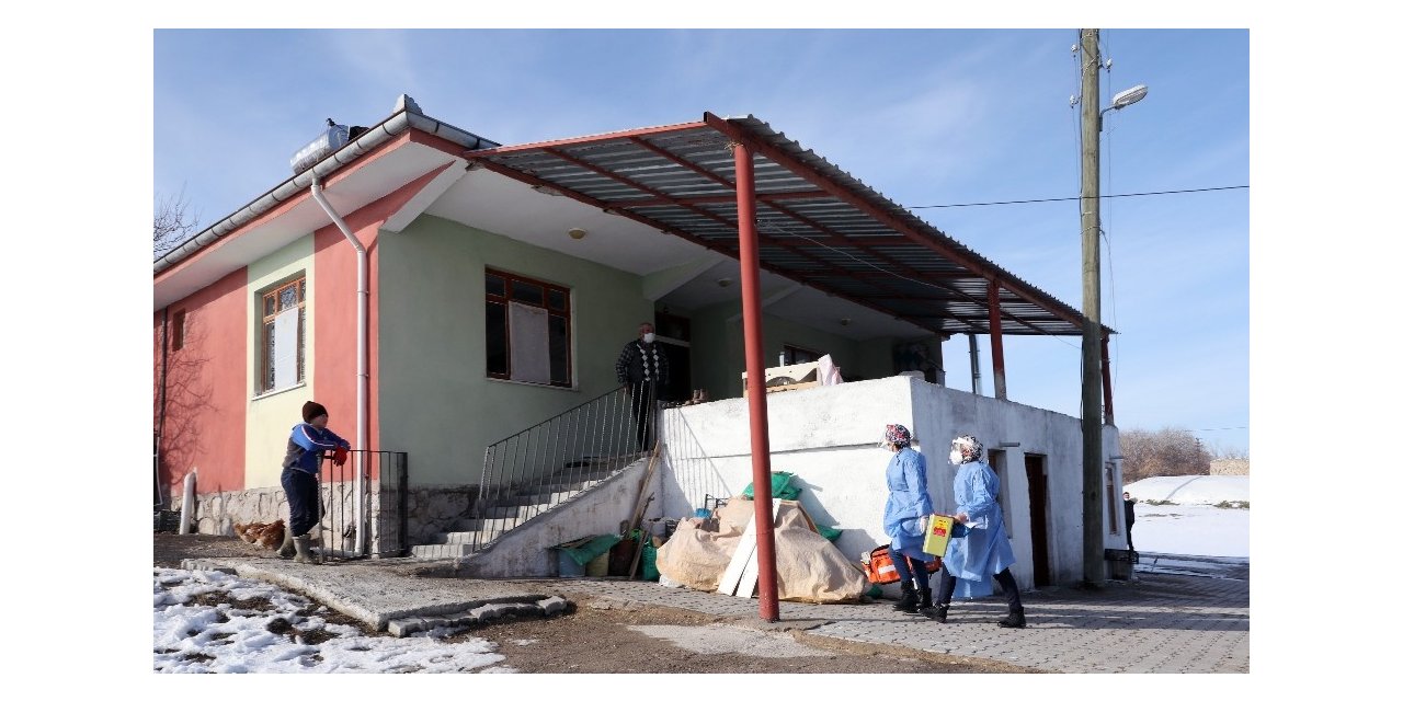 85 yaş üzeri vatandaşlar evlerinde aşılanmaya başlandı