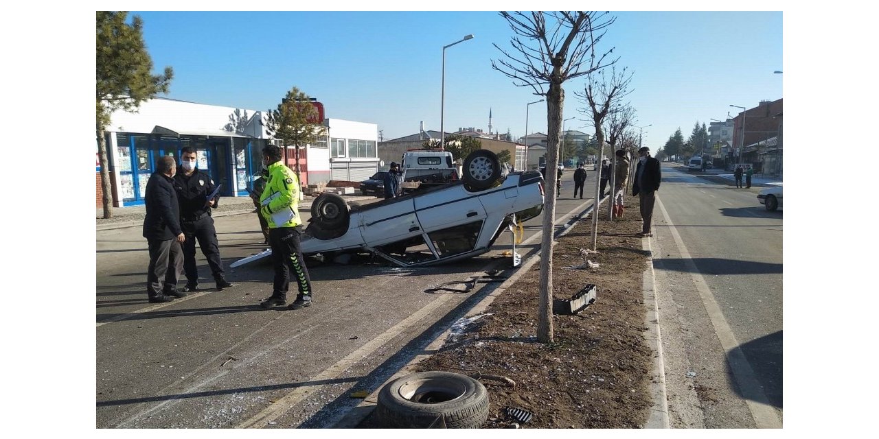 Takla atan otomobilden hafif sıyrıklarla kurtuldular