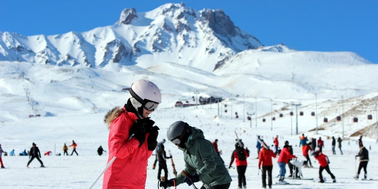 Kayakseverler sömestrde Erciyes’i tercih etti