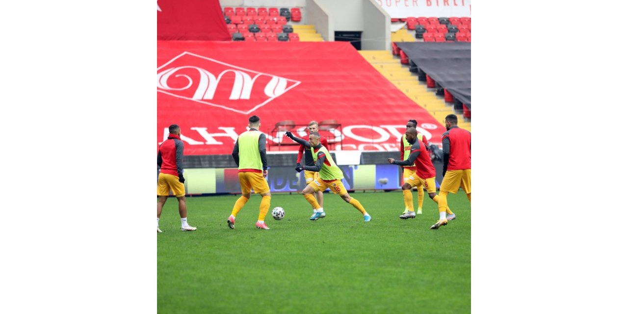 Kayserispor 5 futbolcuyu gönderiyor