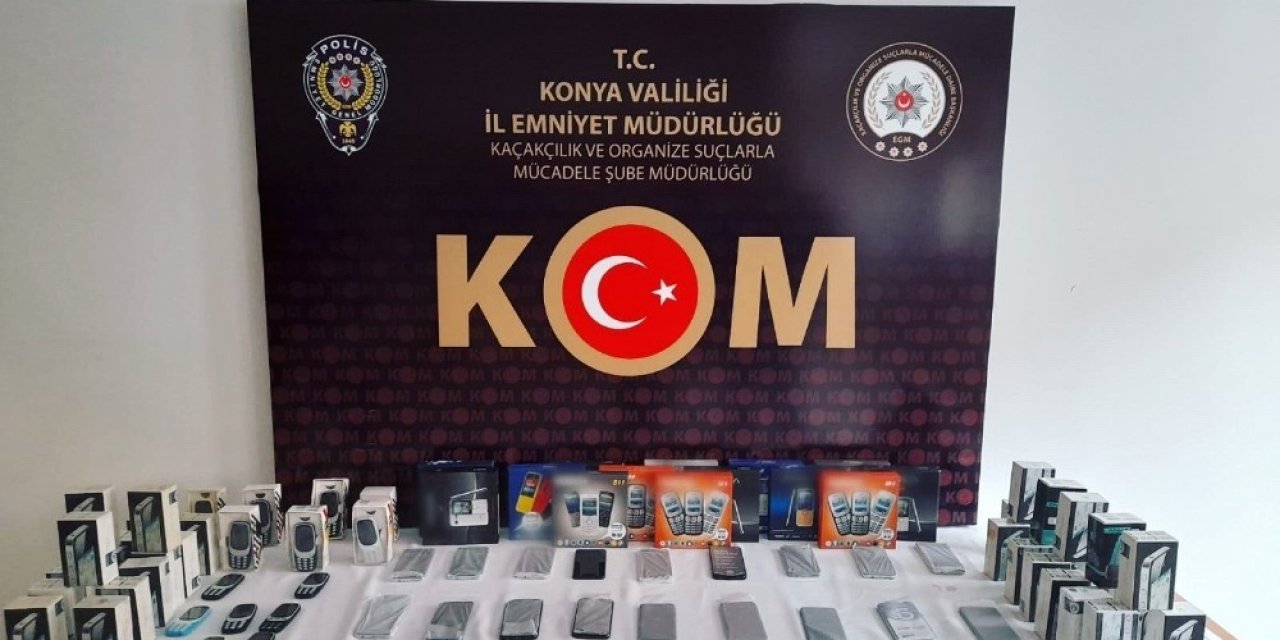 Konya’da gümrük kaçağı 53 telefon ele geçirildi