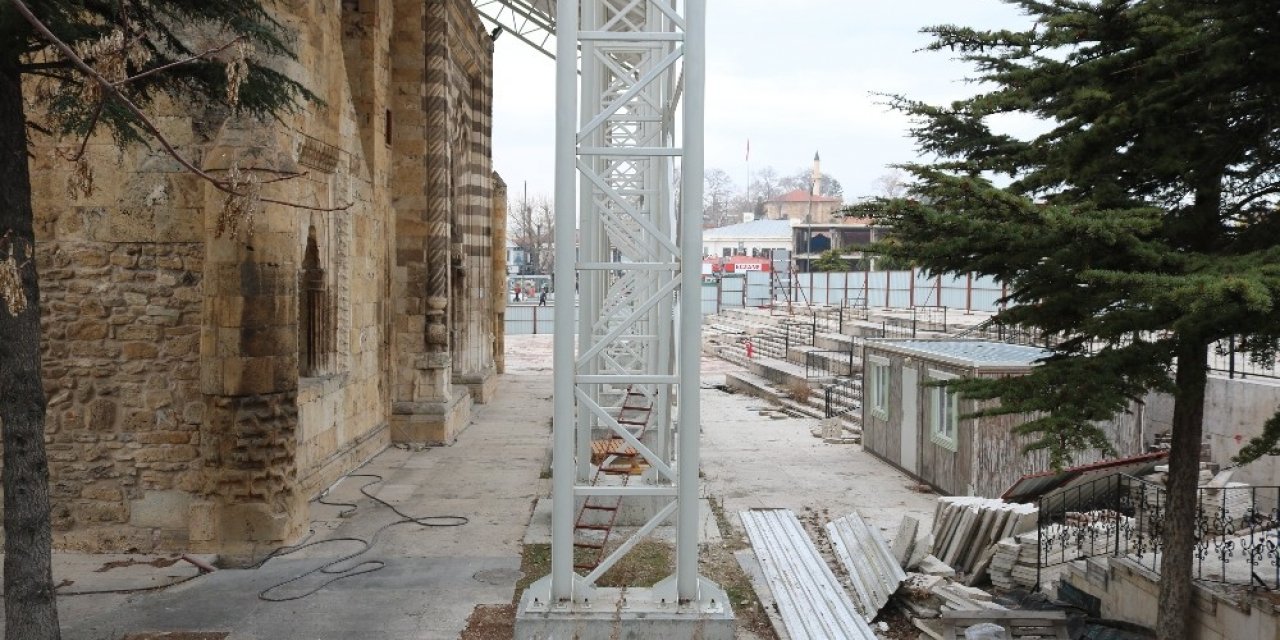 Vakıflar Bölge Müdürlüğü’nden tarihi medrese açıklaması