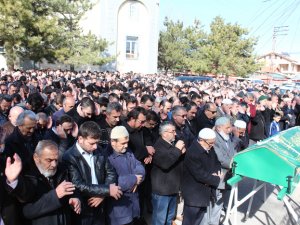 Mehmet Sözer son yolculuğuna dualarla uğurlandı