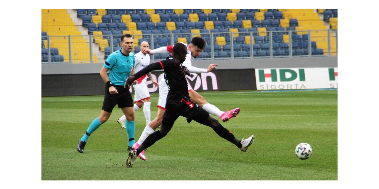 Süper Lig: Gençlerbirliği: 0 - FT Antalyaspor: 0 (İlk yarı)