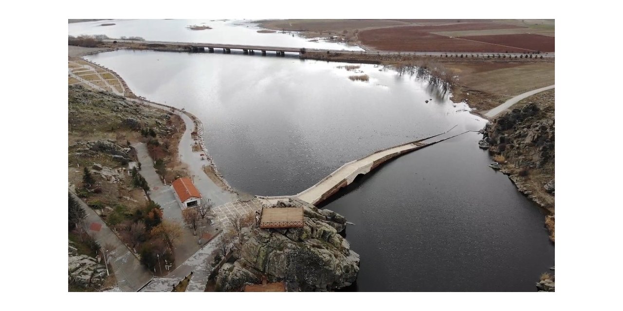 Selçuklu yadigarı Çeşnigir’deki tarihi sessizlik, havadan görüntülendi