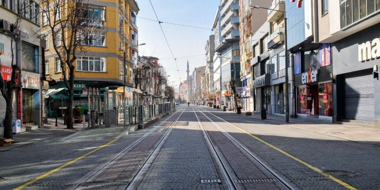 Sokağa çıkma kısıtlamasında Eskişehir’e sessizlik hâkim