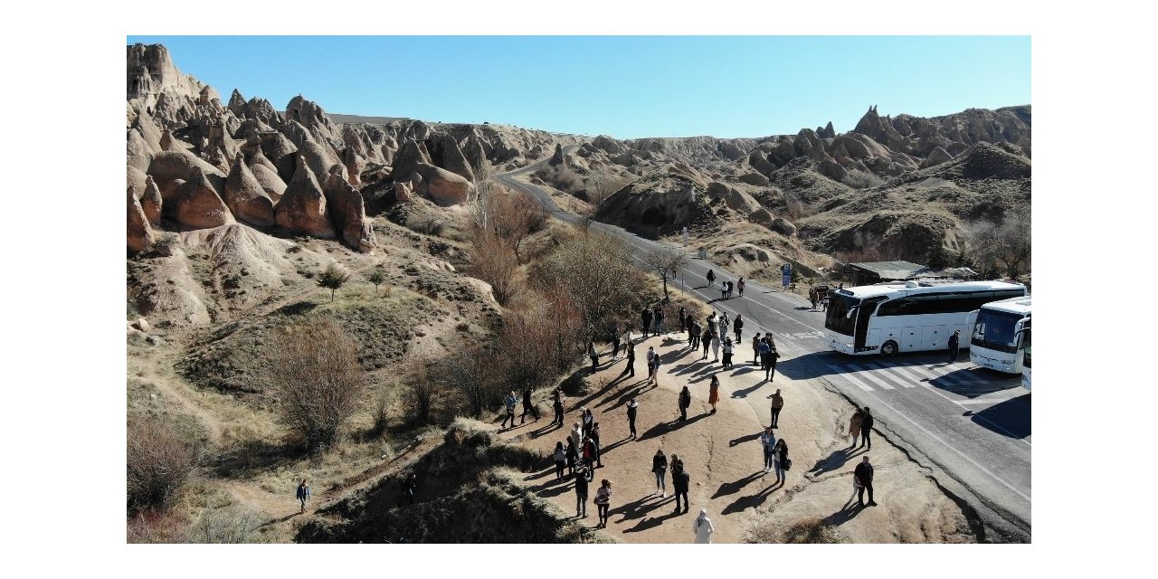 Kapadokya’nın keyfini tatilciler çıkarttı